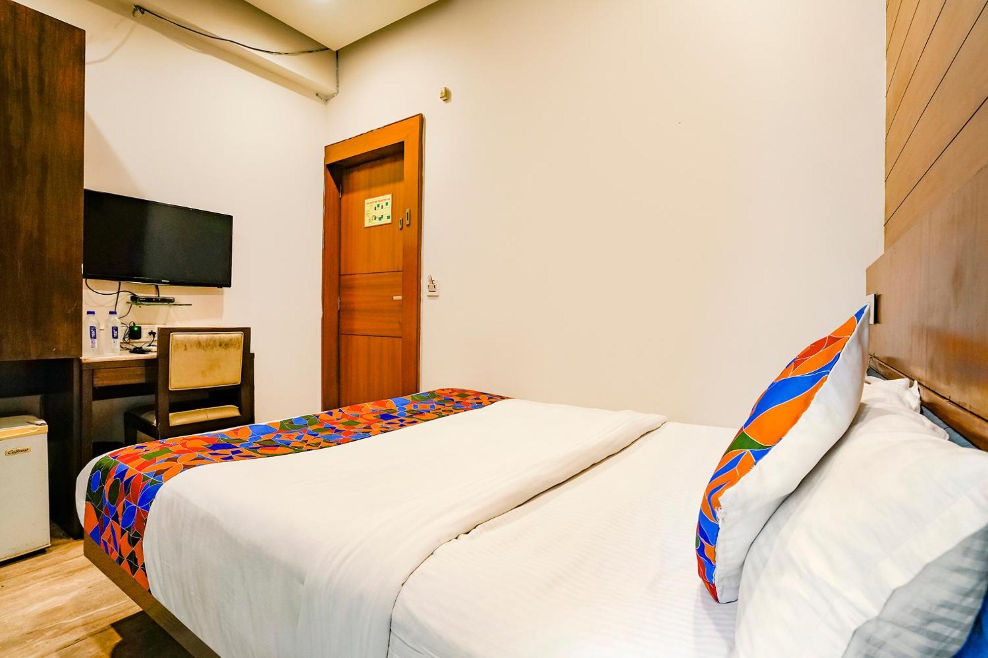 Fabhotel Kyra - Near Airport Road Ahmedabad Exterior photo