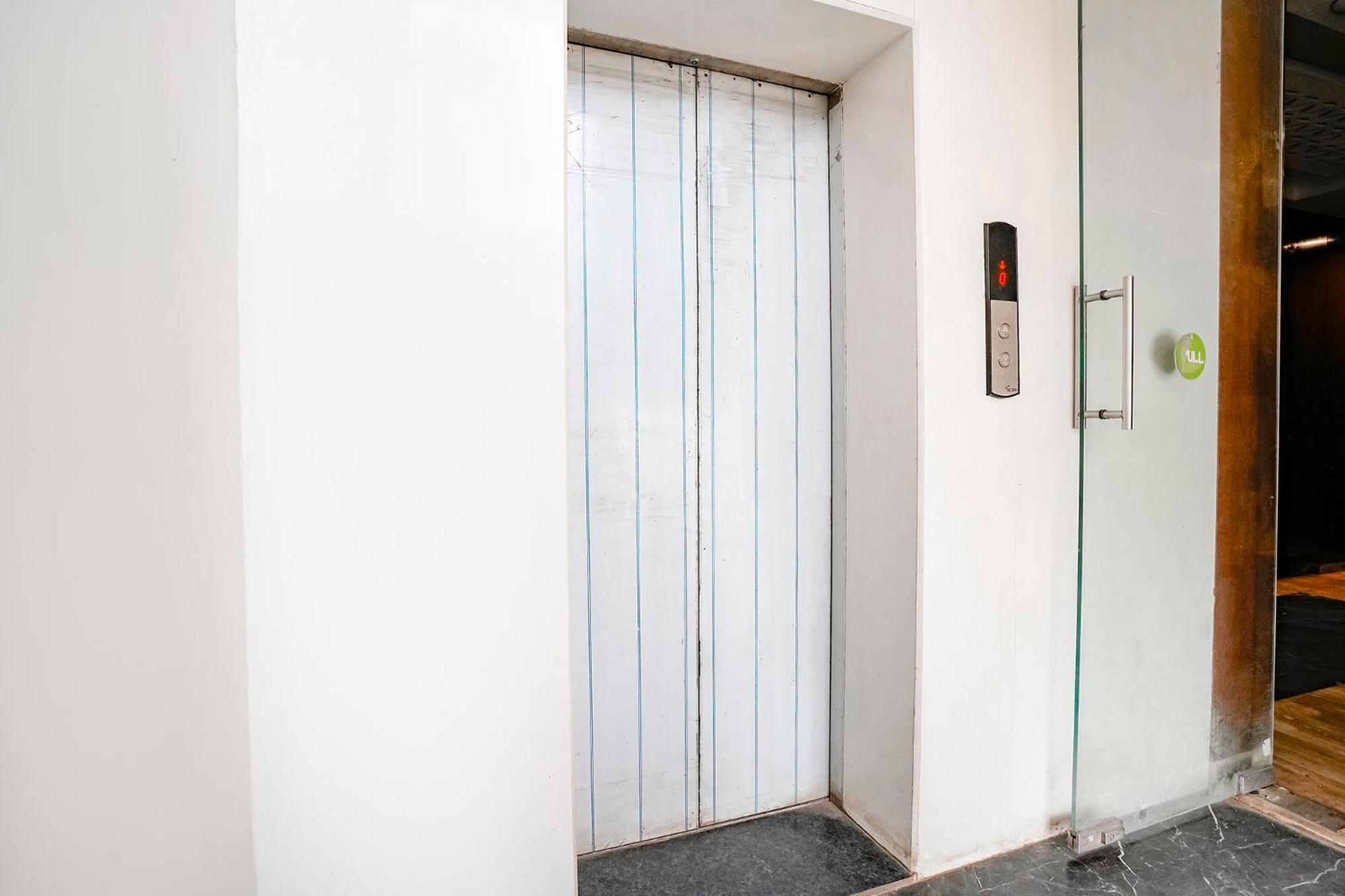 Fabhotel Kyra - Near Airport Road Ahmedabad Exterior photo
